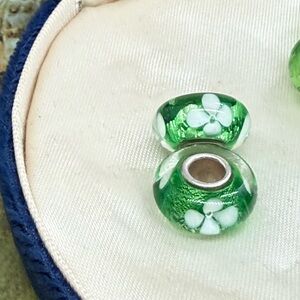 Vintage green glass floral charm beads lot of two